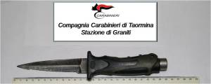 Gaggi - Coltello sequestrato