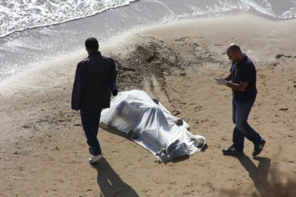 cadavere-spiaggia