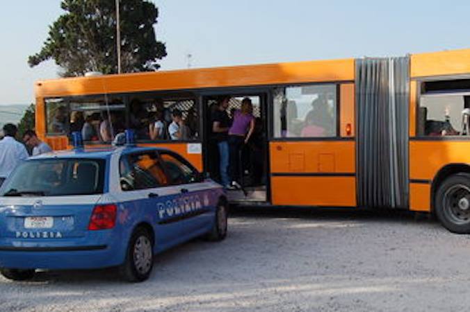 polizia_autobus_0