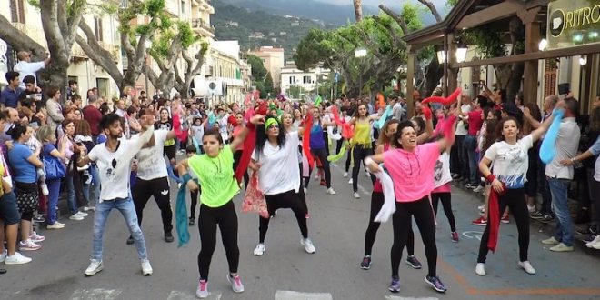 Flashmob #estategioiosa (1)