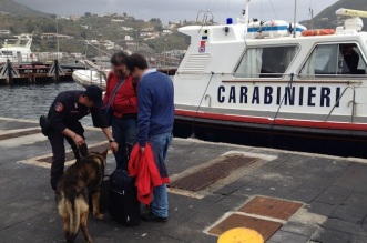 Controlli-dei-Carabinieri-sulle-Eolie2