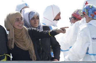 5.-Donne-migranti-sbarcate-ad-Augusta-ph.-Lapresse-Reuters-da-Il-Manifesto