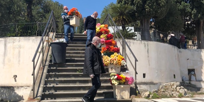 cimitero fiori