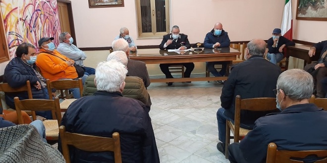 CC Mistretta foto incontro anziani lezioni anti truffa