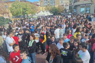 STUDENTI ALLA SAGRA DEL PISTACCHIO 1